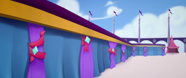 Rainbow Dash's messy stage decorations MLPTM