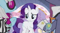 Rarity looks at Hoity and Photo Finish's belts S7E9