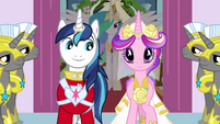 Shining Armor smiling at Cadance S2E26