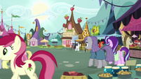 Starlight and Maud enter the marketplace S7E4