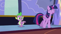 Twilight Sparkle "I usually get letters by dragon" S6E25