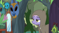 Hayseed Swamp villager appears in a cloak S7E20
