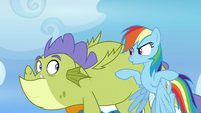 Rainbow telling Sludge to flap his wings S8E24