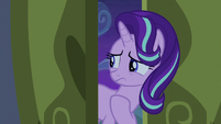 Starlight Glimmer beckons Trixie to follow her S6E25