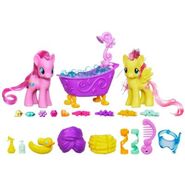 Pinkie Pie y Fluttershy con accesorios