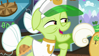 Granny Smith "works up an appy-tite" S8E5