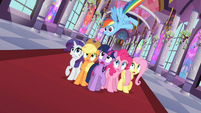 Main six ponies surprised S2E01