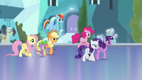 Mane 6 and Spike continue walking S4E25