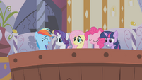 Rainbow joins her friends in the bath S1E09
