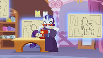 Rarity operating the sewing machine S1E14