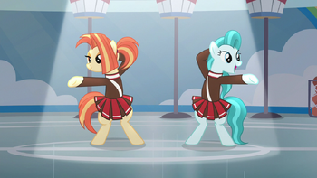 S09E15 Cheerleaderki.png