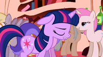 Twilight is tired S1E1