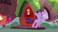 Twilight smiling in the sunrays S3E13