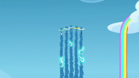 Wonderbolts makes electrically-charged smoke trails S7E7