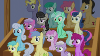 Audience of ponies in silent surprise S6E4
