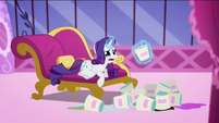 Rarity crying and eating ice cream RPBB3