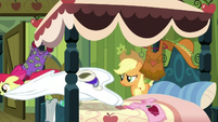 Apple Bloom jumping off the bed S3E4