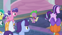 Starlight and Spike leading the students S8E1