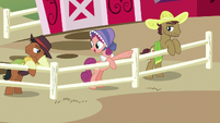 Sweet Apple Admirer "there she is!" S7E14