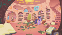 Twilight looking for a cure S1E09