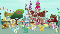 Bright Mac and Pear Butter dancing yards apart S7E13