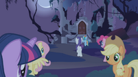 Mane 6 approaching the castle S1E02