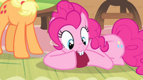 Pinkie Pie biting into apple S4E07