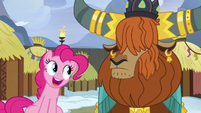 Pinkie wants to horn-bump with Prince Rutherford S7E11