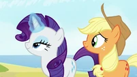 Rarity using her magic S7E16.png (786 KB)