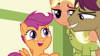 Scootaloo happy to see her father S9E12