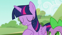 Twilight --having a friend look at what you're doing-- S6E10