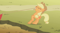 Applejack pulling S01E13