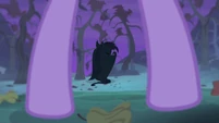 Flutterbat sitting alone S4E07.png (448 KB) Flutterbat sitting alone S4E07