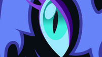 Nightmare Moon opens her eyes S4E01