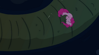 Pinkie Pie goes through a tunnel S3E03