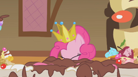 Pinkie Pie stuffs her face with cake S1E10