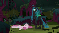 Queen Chrysalis looking for her minions S8E13