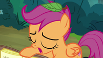 Scootaloo sighing in relief S7E16