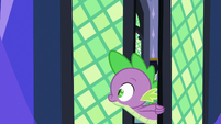 Spike entering the library S7E1