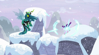 Starlight appears on another snowy pillar S9E24