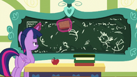 Twilight Sparkle erasing Flurry Heart's drawings S7E3