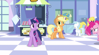 Twilight around here S3E12