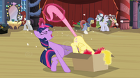 Twilight pulling Fluttershy out of box 2 S2E11