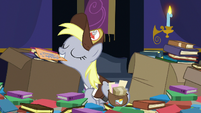 Derpy presenting a letter S6E25