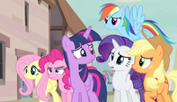 Everypony worried except Fluttershy S5E01