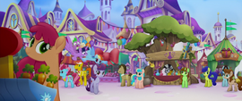 Rainbow and Twilight fly through the festival MLPTM