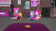 Sunset, Pinkie, K-Lo, and Su-Z look at Time Twirler EGSBP