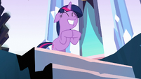 Twilight clapping her hooves S3E2