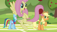 Fluttershy playing with softballs in her tail S6E18