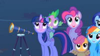 Twilight and Spike watching the meteor shower S1E24
